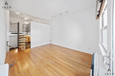 211 Thompson St unit 4-C, New York, NY 10012 - photo 4