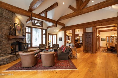 616_elkhorn_interior_living_b