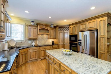 9602 Deer Run St, Lenexa, KS 66220 - photo 3