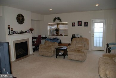 9221 Alvyn Lake Cir, Bristow, VA 20136 - photo 6