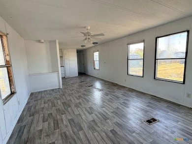 135 Creekway Ln, Seguin, TX 78155 - photo 2