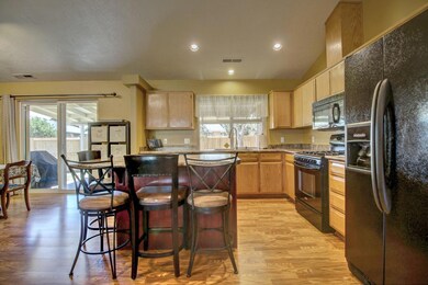 990 Sydney Ct, Central Point, OR 97502 - photo 7