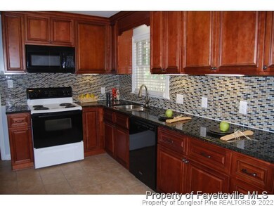 2538 Mirror Lake Dr, Fayetteville, NC 28303 - photo 4