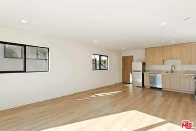 2845 Marsh St unit 1/2, Los Angeles, CA 90039 - photo 2
