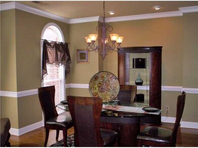 Great separate diningroom for lots of friends and 