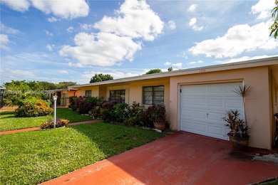 1140 NE 204th St, Miami, FL 33179 - photo 2