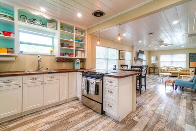 2133 MacFarland Dr Kitchen