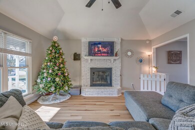 227980m-14-snapsold-screen-10158-Curtis-