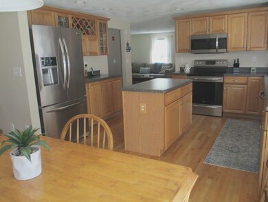 7 Lapham Ct, Mendon, MA 01756 - photo 4