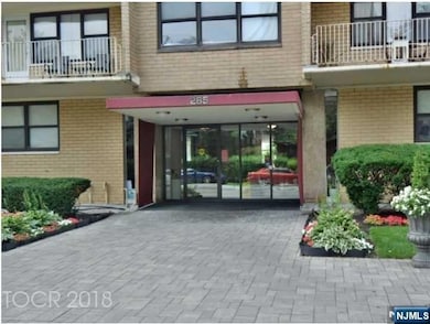 Carlton Tower unit 22, Passaic, NJ 07055 - photo 2