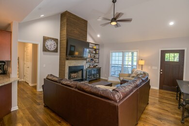 109 Doak St, Shelbyville, TN 37160 - photo 5