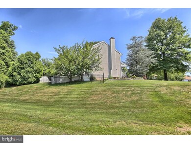 4489 Heron Dr, Reading, PA 19606 - photo 3