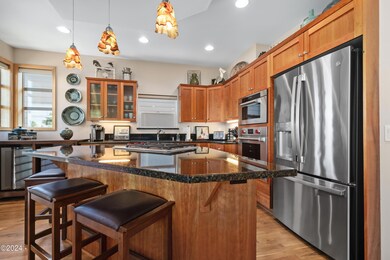 25 Catkin Lp, Yachats, OR