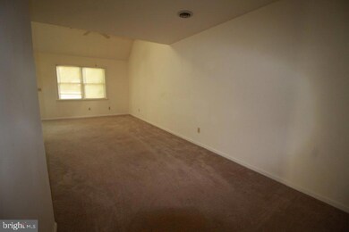 377 E Jackson St, New Holland, PA 17557 - photo 2