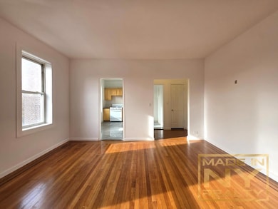 36-20 Parsons Blvd unit 6, Flushing, NY 11354 - photo 4