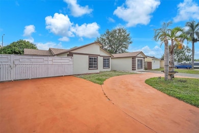 19541 NW 57th Ct, Hialeah, FL 33015 - photo 3