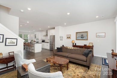 408 Catawba Ave, Davidson, NC 28036 - photo 5