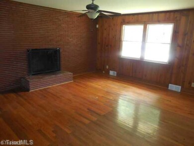 816 Lewis St, Asheboro, NC 27203 - photo 2