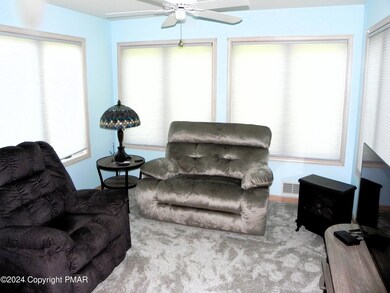 221 E Windsor Rd, Saylorsburg, PA 18353 - photo 5