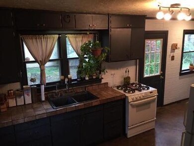 219 W 5th St, Anderson, IN 46016 - photo 6