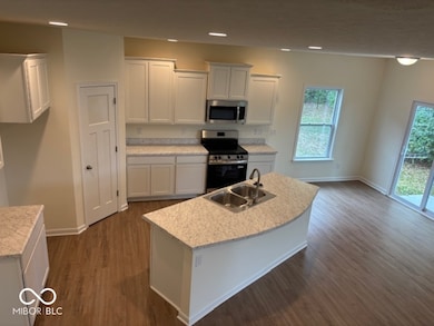3551 Windstar Ct, Columbus, IN 47203 - photo 3