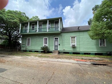 824-26 DUFOSSAT ST. - 2 UPSTAIRS UNITS