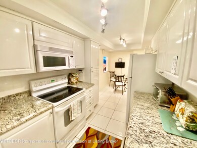 Eat In Kitchen