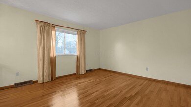 7-web-or-mls-3844-beechton-rd