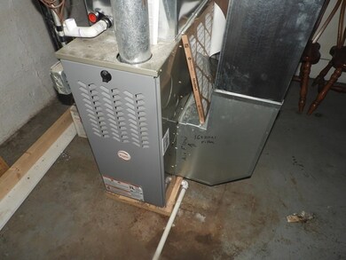 933 W Atlantic Ave, Waukegan, IL 60085 - photo 7