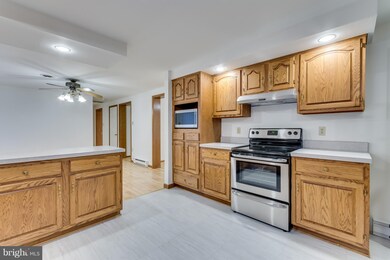 1485 Greensburg Rd, Martinsburg, WV 25404 - photo 7