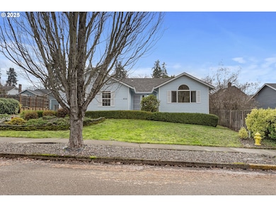 806 E Edgewood Dr, Newberg, OR 97132 - photo 2