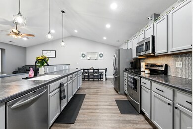 803 Thresher Run, Churubusco, IN 46723 - photo 3