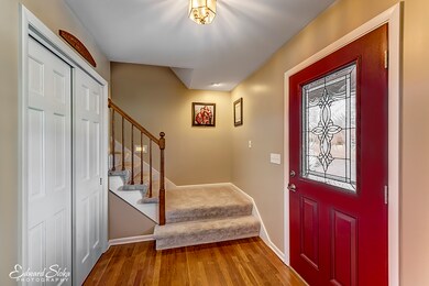 1221 Surrey Ct, Algonquin, IL 60102 - photo 2