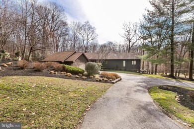 2800 Grasty Woods Ln, Pikesville, MD 21208 - photo 3