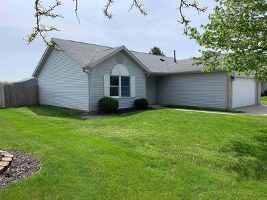 1021 Abbey Ln, Bluffton, IN 46714 - photo 3