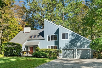 90 Old Stagecoach Rd, Redding, CT 06896 - photo 2