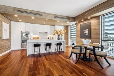 Unit - Kitchen / Dining