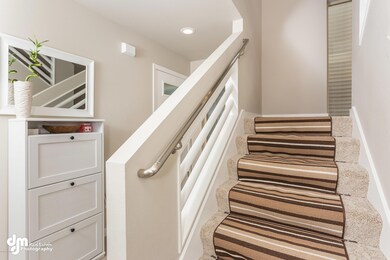 Entry_Stairway 9452-FULL