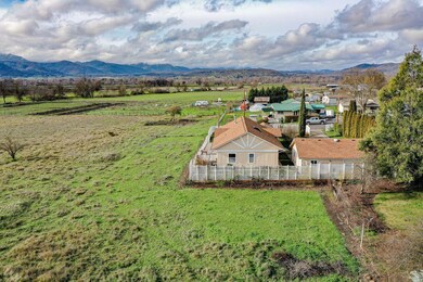 6170 Thistle Ln, Central Point, OR 97502 - photo 4