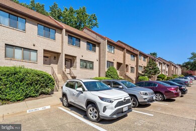 3830B Steppes Ct, Falls Church, VA 22041 - photo 2