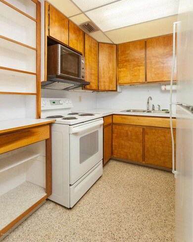 172 Ocean Blvd-14