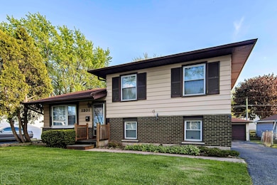 2301 Kirchoff Rd, Rolling Meadows, IL 60008 - photo 5