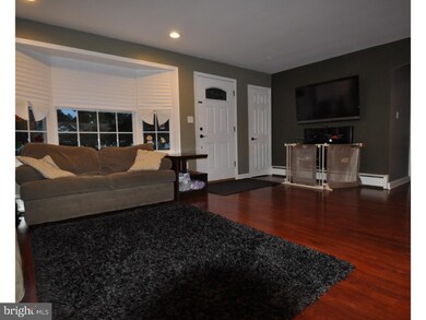 3770 Round Meadow Ln, Hatboro, PA 19040 - photo 5