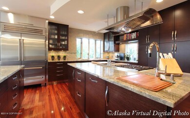 Gourmet kitchen w/dbl appliances & sinks