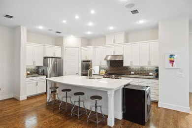 5733 Penrose Ave, Dallas, TX 75206 - photo 3