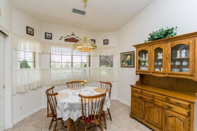 004_Dining room