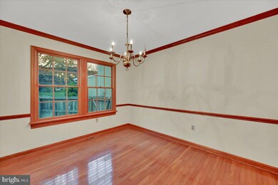 302 Lamp Post Ln, Hershey, PA 17033 - photo 5