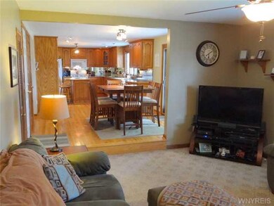 1017 Thomas Fox Dr E, North Tonawanda, NY 14120 - photo 6