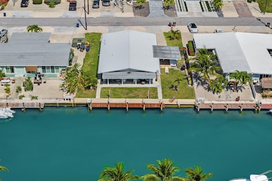 100 ft wide canal