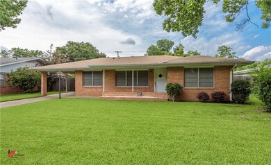 THIS LITTLE HOUSE IS CLEAN CLEAN CLEAN AND MOVE IN